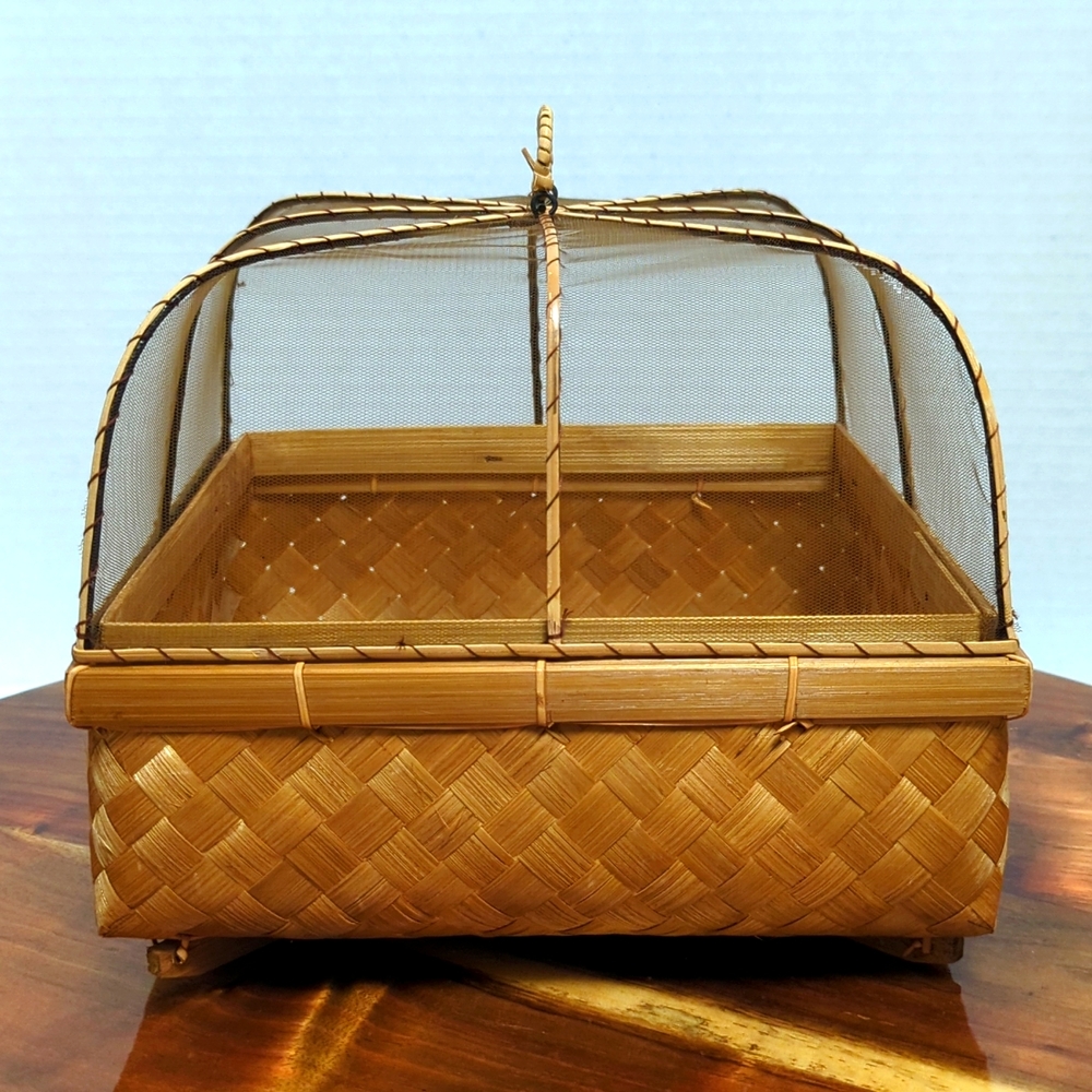 Covered basket